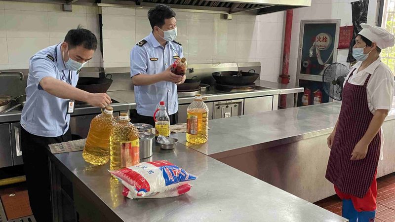 食品招商区域代理费用通常由以下几部分构成：