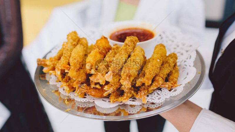 食品代理加盟：揭秘背后的条件和费用**